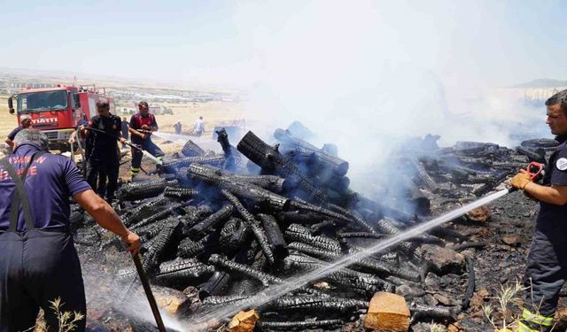 Adıyaman'da yangın evlere sıçramadan kontrol altına alındı