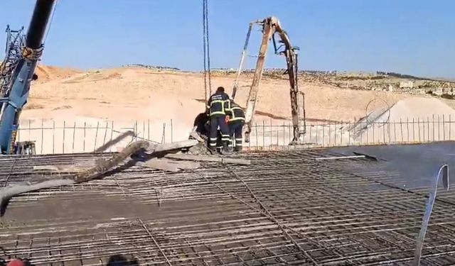 Beton pompasının kırılan kolunun altında kalan işçi öldü