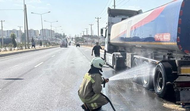 Yakıt yüklü tanker alev aldı