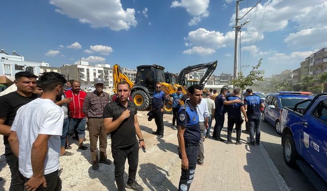 Esnaf ile zabıta arasında yaşanan arbedede 15 kişi yaralandı