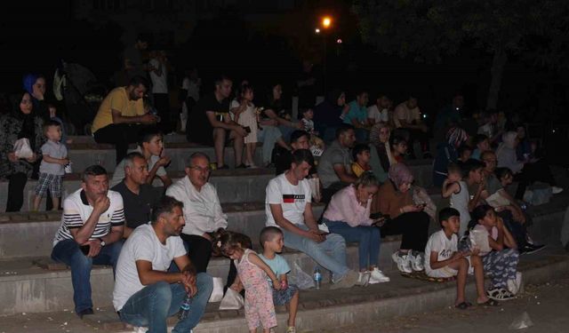 Siirt’te açık hava sinema günleri devam ediyor