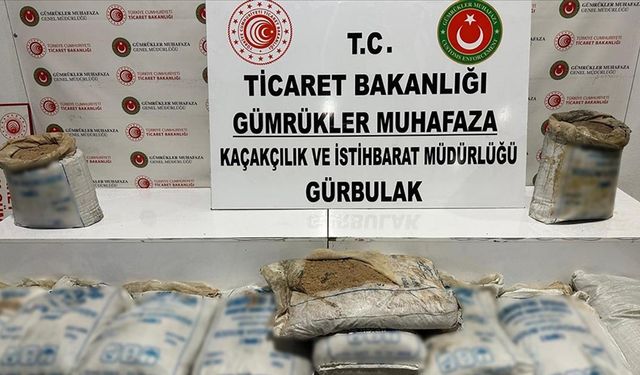 Gümrük Kapısı'nda 240 kilogram uyuşturucu ele geçirildi