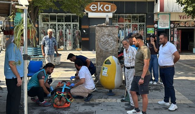 Adıyaman'da motosiklet sürücüsünün yaralandığı kaza güvenlik kamerasında