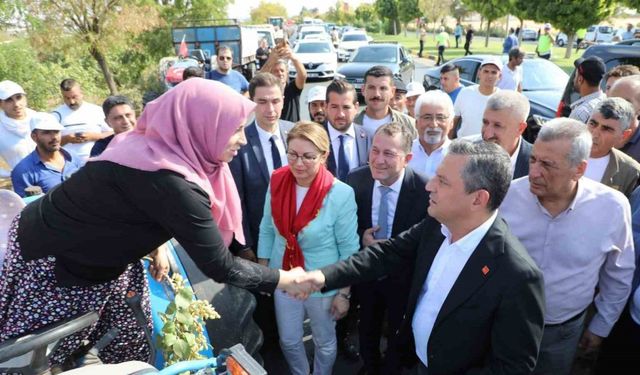 CHP’li belediye başkanı eşini çiftçi diye tanıttı