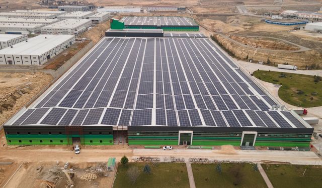 CW Enerji, Şanlıurfa'da bir fabrikanın çatısına güneş enerjisi santrali kurdu