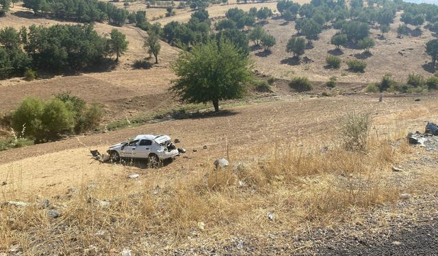 Şarampole devrilen otomobildeki 1 kişi öldü, 3 kişi yaralandı