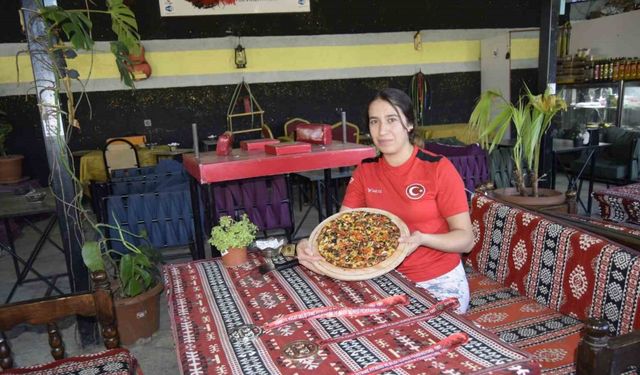 Milli bilek güreşçisi yöresel malzemelerle "Pirano" pizza