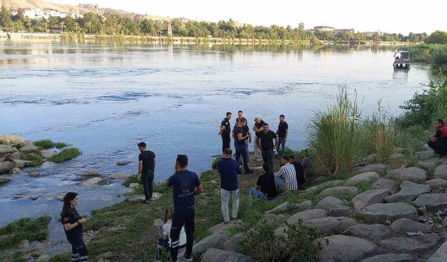 Serinlemek için baraja gölüne giren çocuk boğuldu