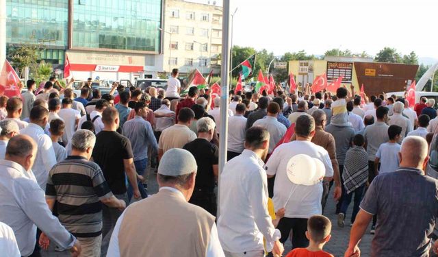 Siirt’te yüzlerce kişi Filistin ve İsmail Haniye için yürüdü