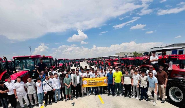 Silopi’den 80 öğrenci kültür gezisi için Konya’ya götürüldü