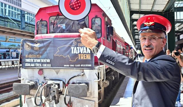 Turistik Tatvan treni yola çıktı 