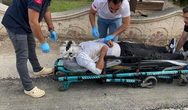 Adıyaman'da madde bağımlısı genç baygınlık geçirdi: Polis ve sağlık ekipleri seferber oldu  - Videolu Haber