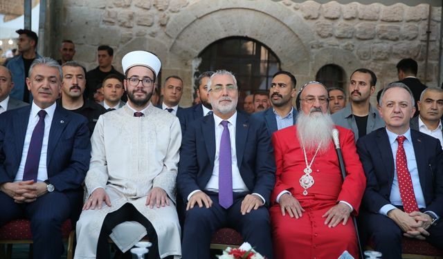 Bakan Işıkhan, "3. Uluslararası Midyat Kültür ve Sanat Festivali"nde konuştu: