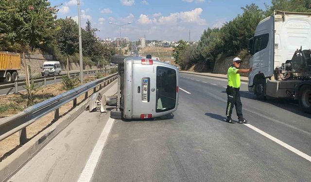 Bariyerlere çarparak takla attı: 1 yaralı