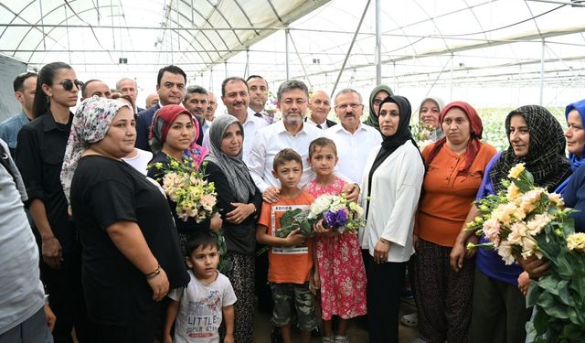 Bakan Yumaklı'nın dikkatini çekti: 20 milyon çiçek üretimi