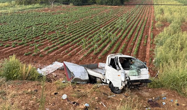 Tarım işçilerini taşıyan pikaptaki 1 kişi öldü, 22 kişi yaralandı