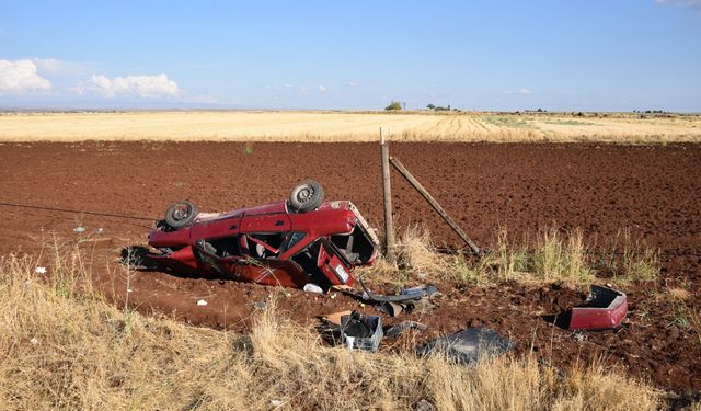 Şanlıurfa'da şarampole devrilen otomobildeki 4 kişi yaralandı