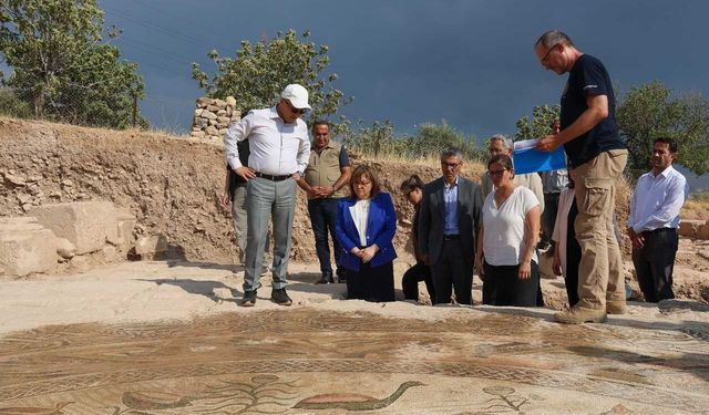 Vali Çeber ile Başkan Şahin, Dülük Antik Kenti'nde incelemede bulundu