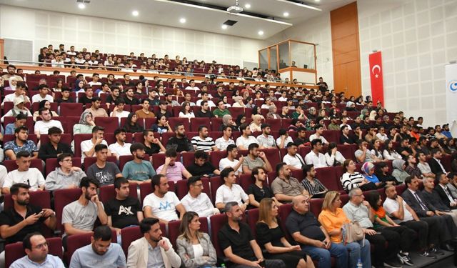 Adıyaman Üniversitesi'nde 'Uçuş ve Ötesi' söyleşisi