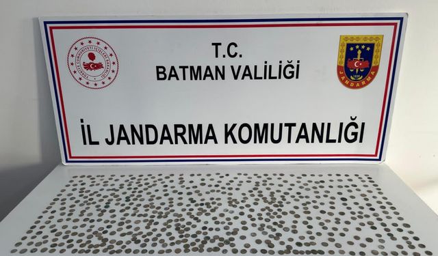 Batman'da tarihi eser kaçakçılığı operasyonunda 640 sikke ele geçirildi