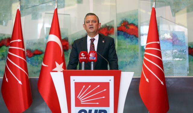 CHP Lideri Özel'den,Ahmet Özer'in gözaltına sert tepki