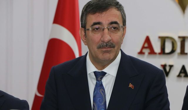 Yılmaz: 'Cumhuriyet, küllerinden doğmuş bir kararlılıktır'