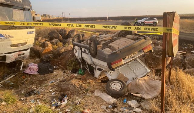 Kamyonun çarptığı otomobildeki 1 kişi öldü, 2 kişi yaralandı