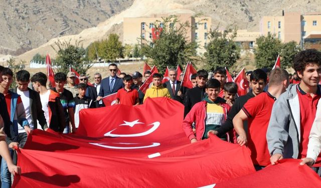 Hasankeyf'te "Bayrak yürüyüşü" düzenlendi