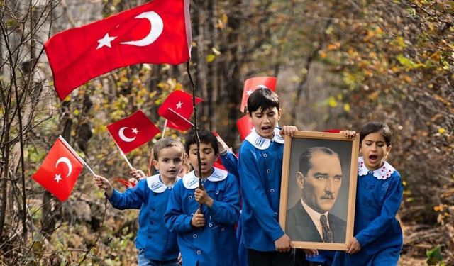 Korganlı çocuklar Cumhuriyet coşkusuyla gündem oldu.