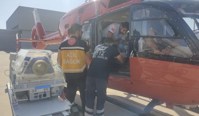 Ambulans helikopter 53 günlük bebek için havalandı