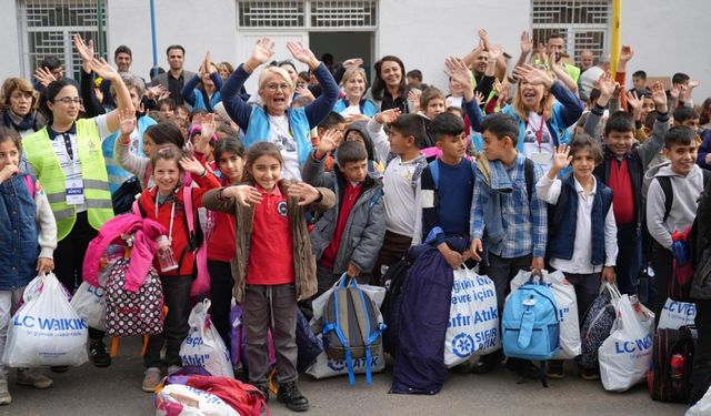 Türk Anneleri, muhtaç çocuklara destek oldu.