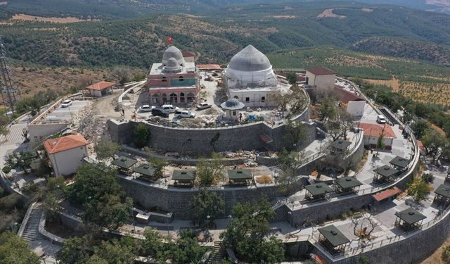 Depremde yıkılan Hazreti Ukkaşe Türbesi yeniden yapılıyor