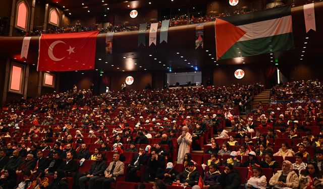 Gaziantep'te TÜGVA'nın "Kitap Kurdu" yarışması tanıtıldı.