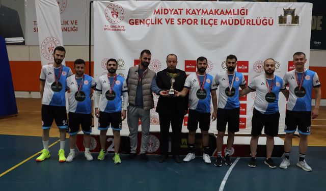 Midyat'ta kurumlar arası voleybol turnuvası sona erdi