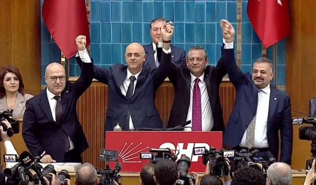 İYİ Parti’den istifa eden Ümit Özlale CHP’ye katıldı