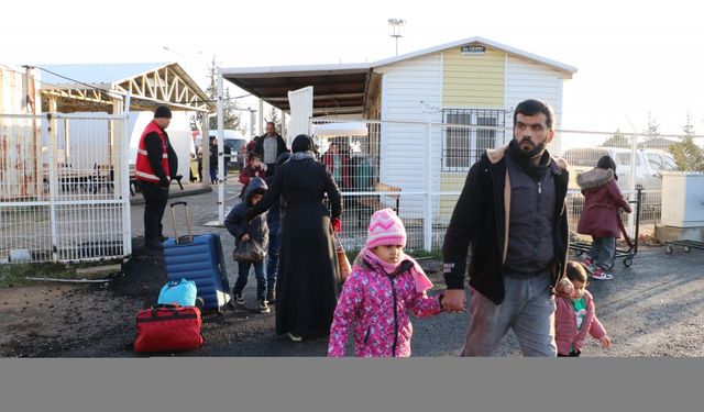 Ülkelerine dönen Suriyeliler yeni yıldan umutlu