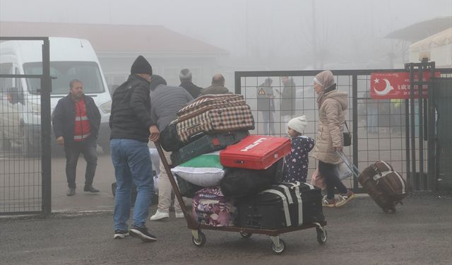 Suriyelilerin Kilis'ten dönüşü devam ediyor