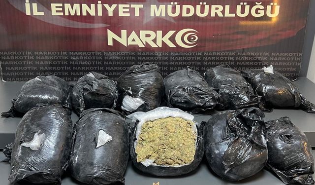 Batman'da otomobilde 11 kilo 200 gram skunk ele geçirildi