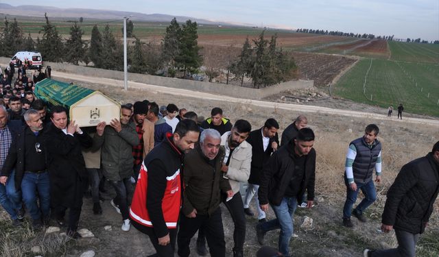 Yangında hayatını kaybeden kız Mardin'de defnedildi