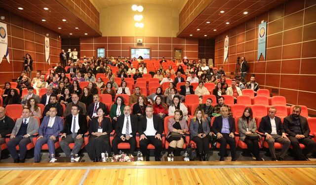 Diyarbakır'da gençler iş temsilcileriyle buluştu