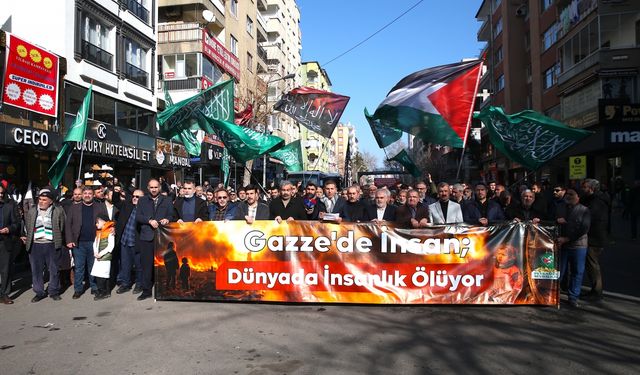 Diyarbakır'da  Gazze'ye yönelik saldırılarına protesto