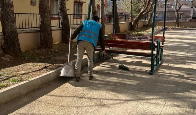 Gaziantep'te denetimli serbestlik hükümlüleri okul boyadı