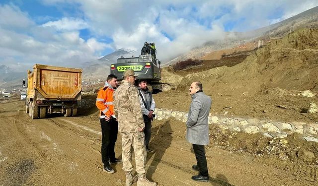 Kaymakam Altınöz, deprem konutlarını  inceledi