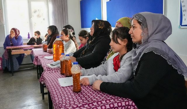 Kırsal mahallelerdeki ailelerden geri dönüşüme katkı