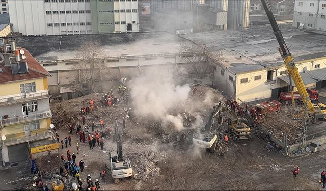 Konya'da arama kurtarma çalışmaları devam ediyor