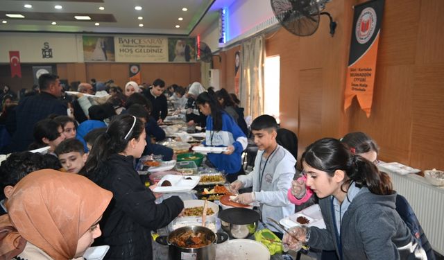 Siirt'te kimsesiz çocuklar yararına kermes düzenlendi