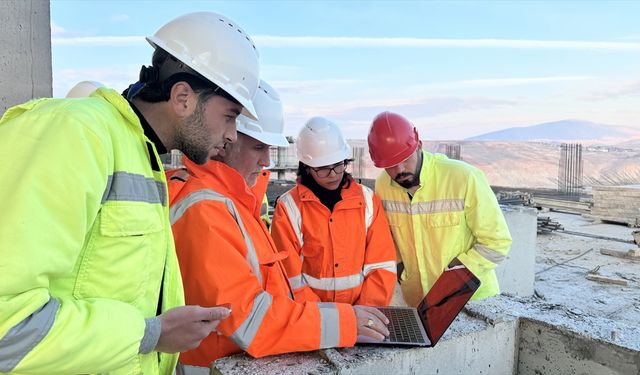 Siirt'te işçiler, "Yılın Kareleri" oylamasına katıldı