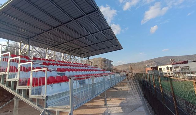 Eruh Atatürk Stadyumundaki 480 kişilik tribün hizmete girdi