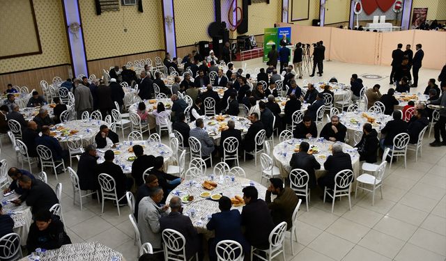 Başkan Yapıcıoğlu iftar programında konuştu