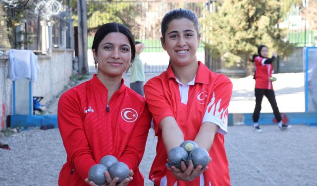 Siirt'te yaşayan öğrenci boccede madalyaya doymuyor